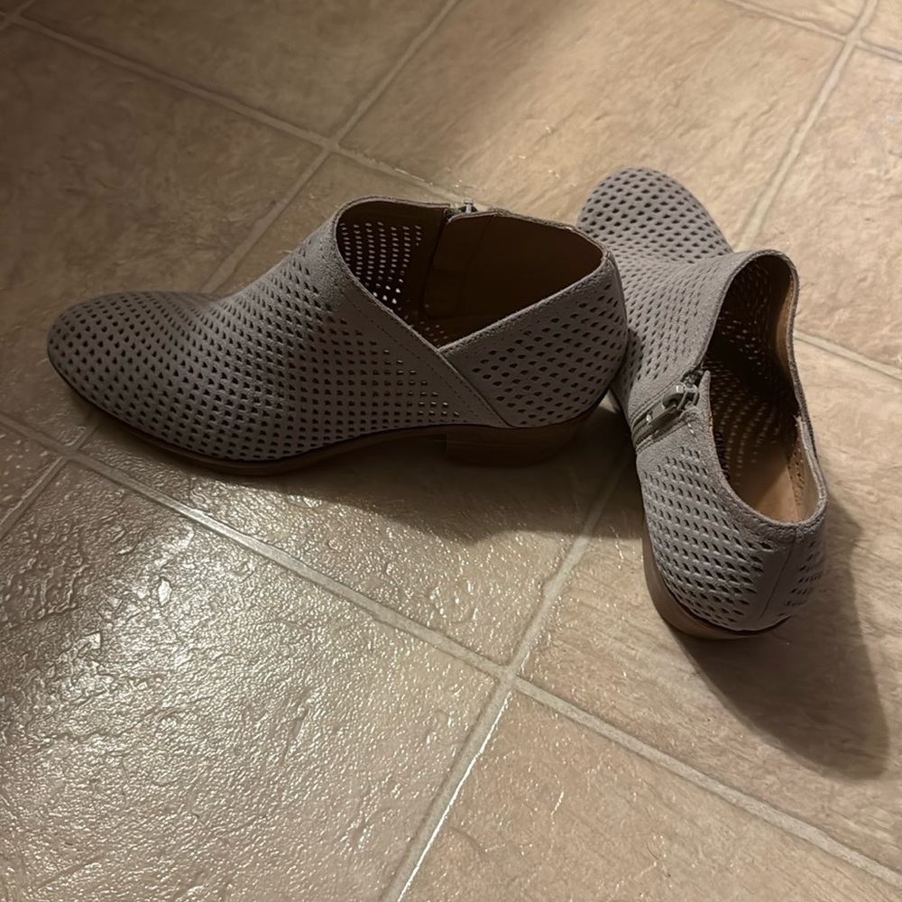 Lucky Brand Brown Ankle Boots with Textured Design